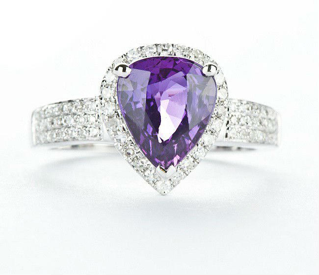 Prsten z bílého zlata s ametystem a diamanty Atmaja