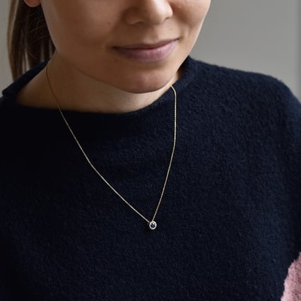 Halo přívěsek se safírem a diamanty Vicky