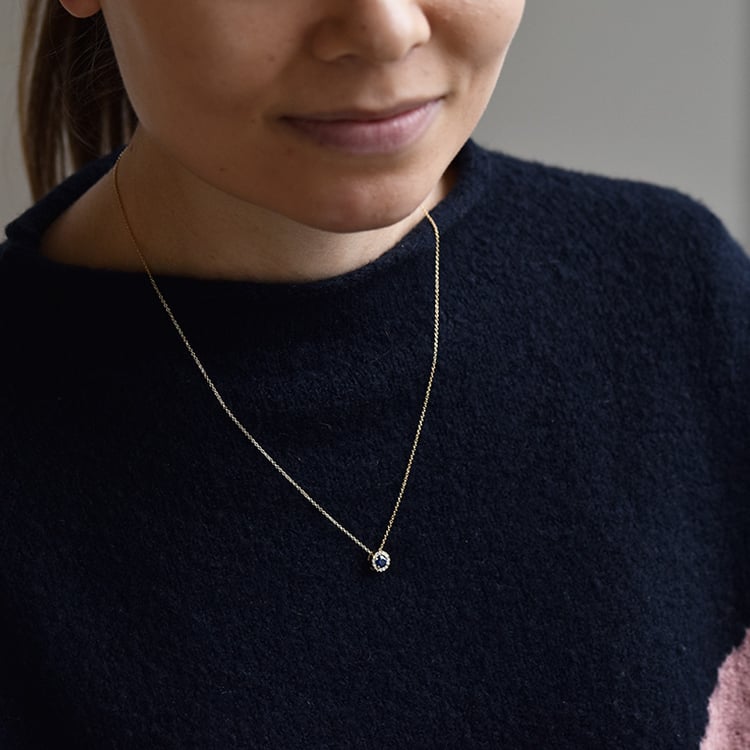 Dámský náhrdelník se safírem 41693