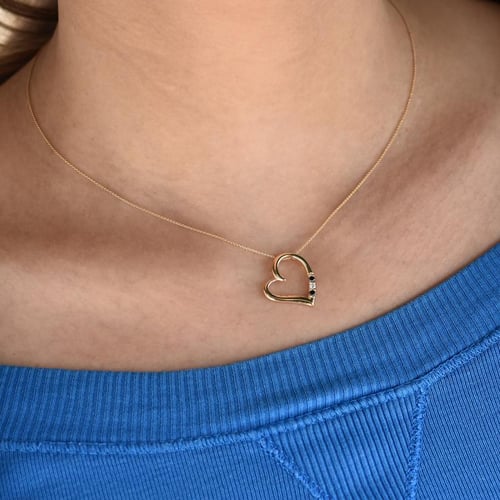 Zlatý přívěsek s černými a bílým diamantem Tanish