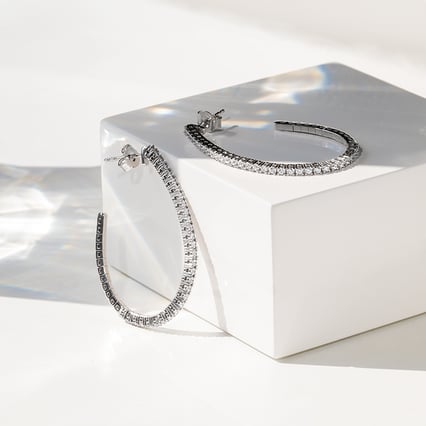 Zlaté flexi půlkruhové náušnice s lab-grown diamanty Streep