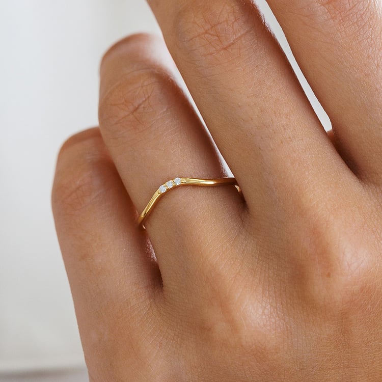 Stříbrný vykrojený prsten se třemi diamanty Cason 157747