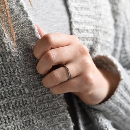 Zlatý eternity prsten s modrými diamanty a pánský komfortní Oana