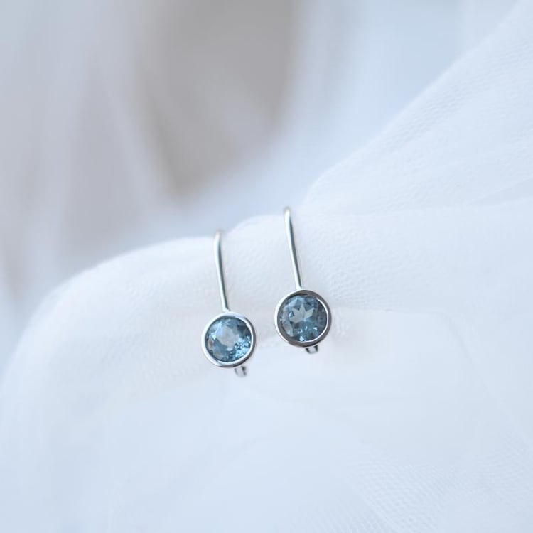 Zlaté visací bezel náušnice s topazy 52328