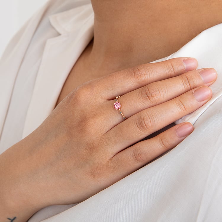 Zásnubní prsten s certifikovaným fancy pink lab-grown diamantem Imelda 136505