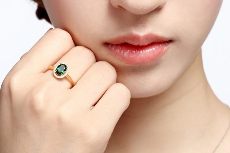 Elegantní granátový prsten 4705