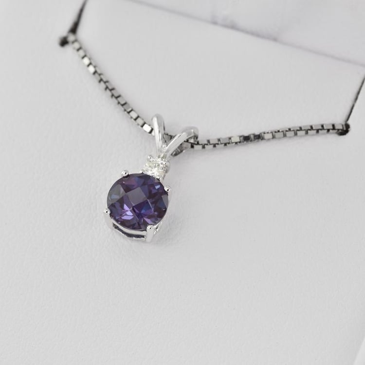 Náhrdelník s alexandritem 22887