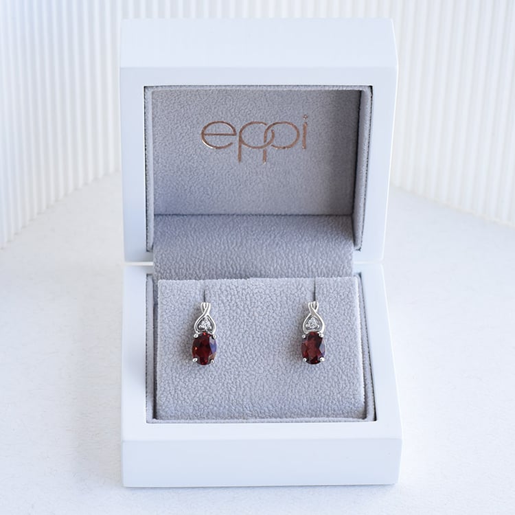 Stříbrné náušnice s granáty 96352