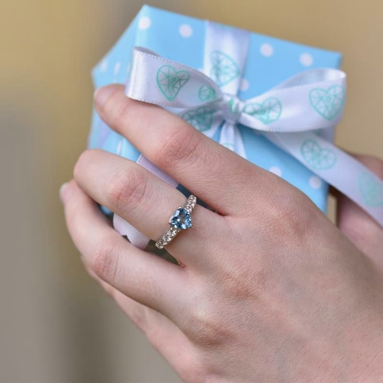 Stříbrný prsten se švýcarským topazem Bailey 110225