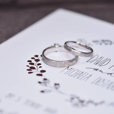 Snubní prsteny s matným povrchem