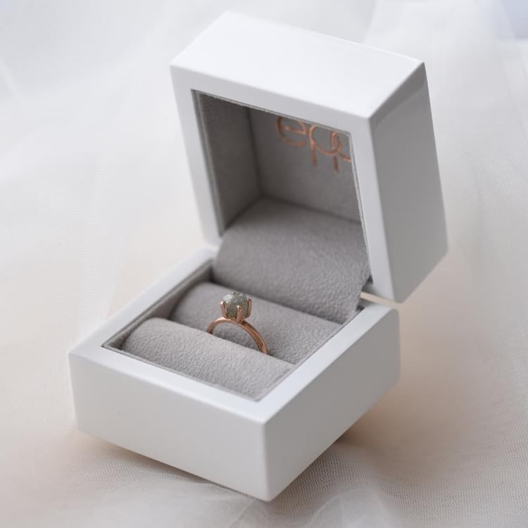 Prsten s nebroušeným diamantem 52672