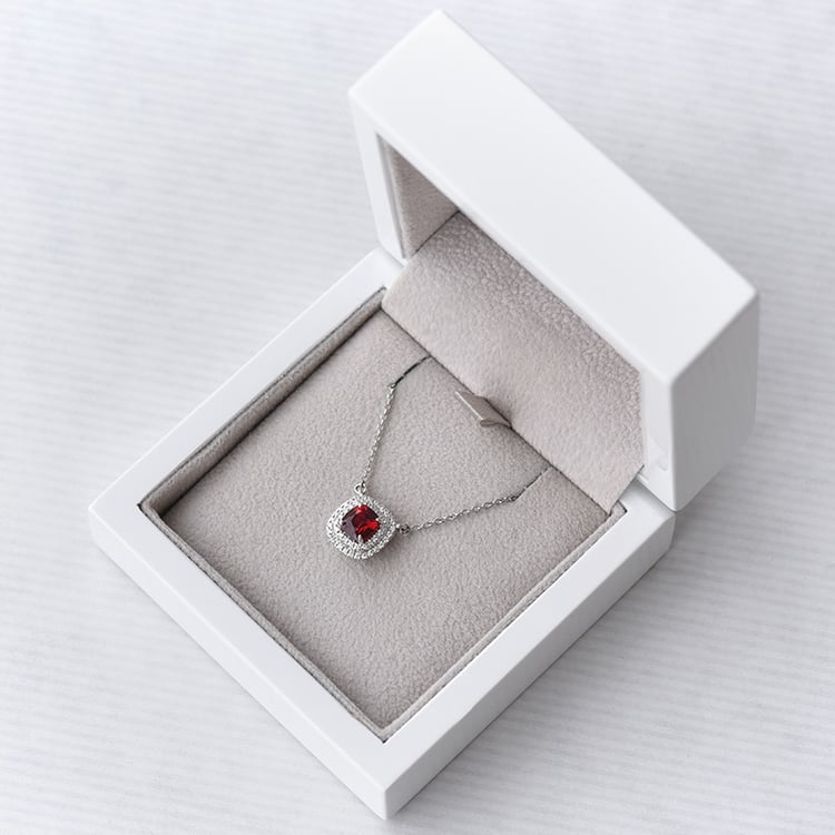 Náhrdelník se spinelem 69292