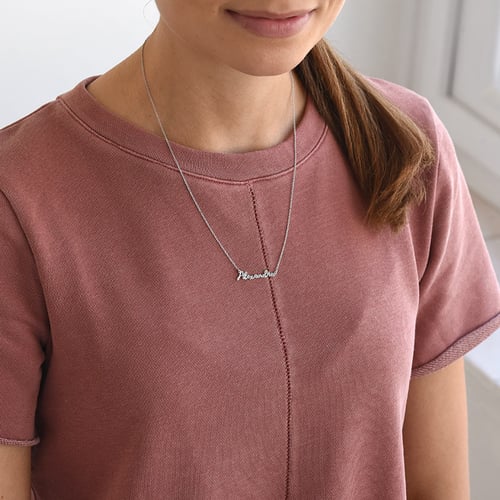 Zlatý náhrdelník se jménem Amael
