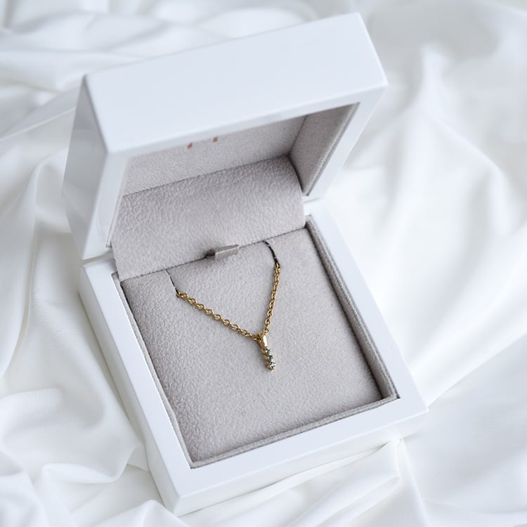 Pozlacený přívěsek s modrými diamanty 86248