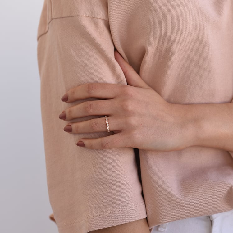 Stříbrný eternity prsten se zirkony 62052