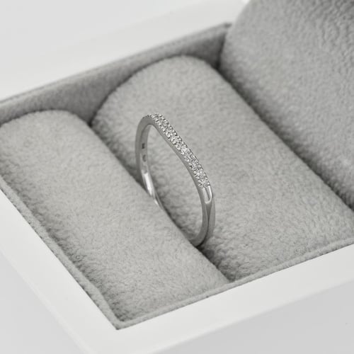 Vykrojený zlatý eternity prsten s diamanty Celiena