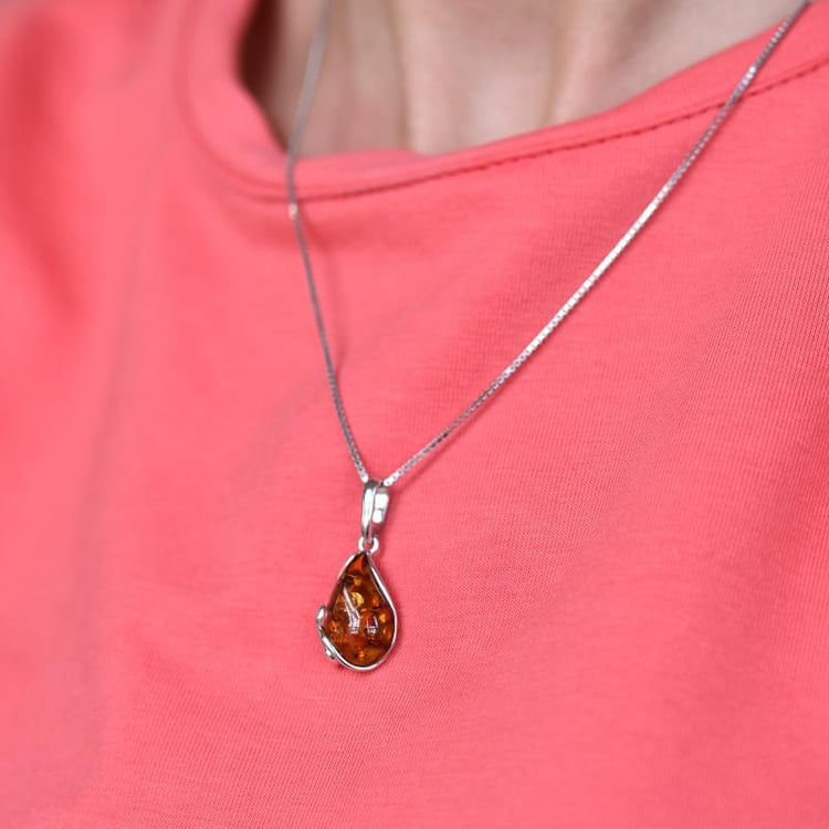 Náhrdelník s jantarem 22489