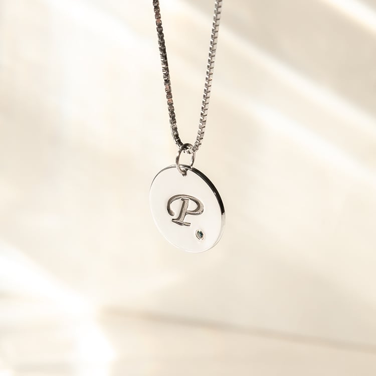 Platinový přívěsek s modrým diamantem a gravírem Cassius 139498