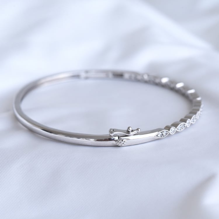 Stříbrný náramek s blyštivými lab-grown diamanty Arissa 107989