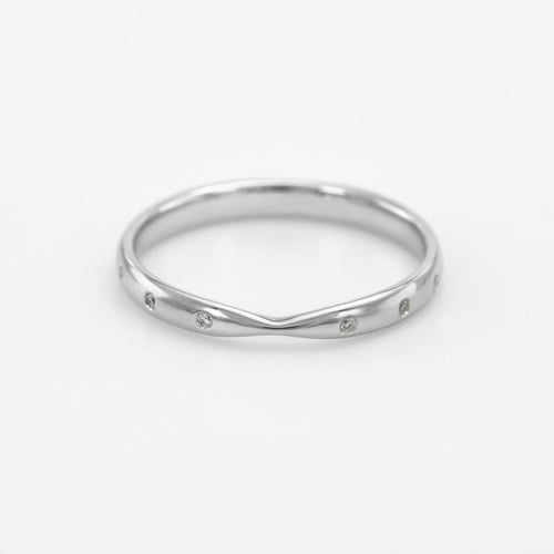 Zlatý zúžený eternity prsten s 1 mm diamanty Toskani