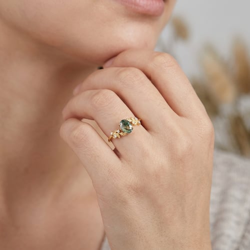 Elegantní prsten s mechovým achátem a moissanity Hene