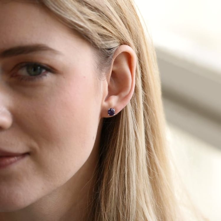 Zlaté napichovací náušnice s alexandrity Rille 106830