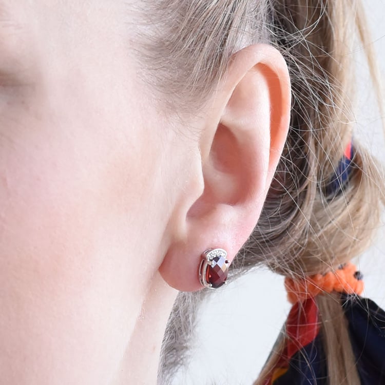 Stříbrné náušnice s granáty 96124