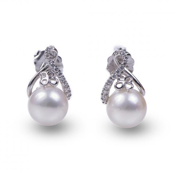 Náušnice s diamanty a perlou