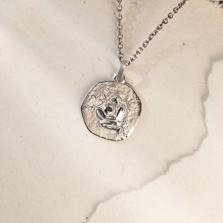 Stříbrný přívěsek se symboly znamení zvěrokruhu 136683