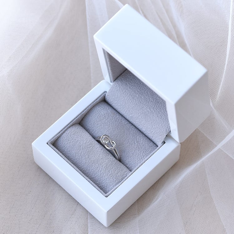 Zlatý zásnubní prsten s 0.66ct IGI certifikovaným lab-grown diamantem Cearah 134037