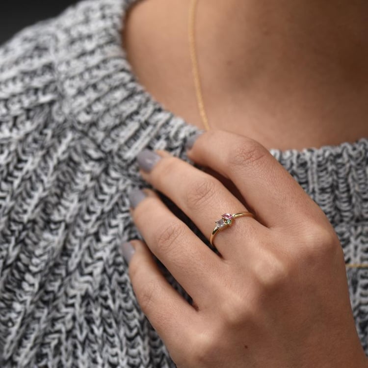 Zlatý prsten s diamantem 49084