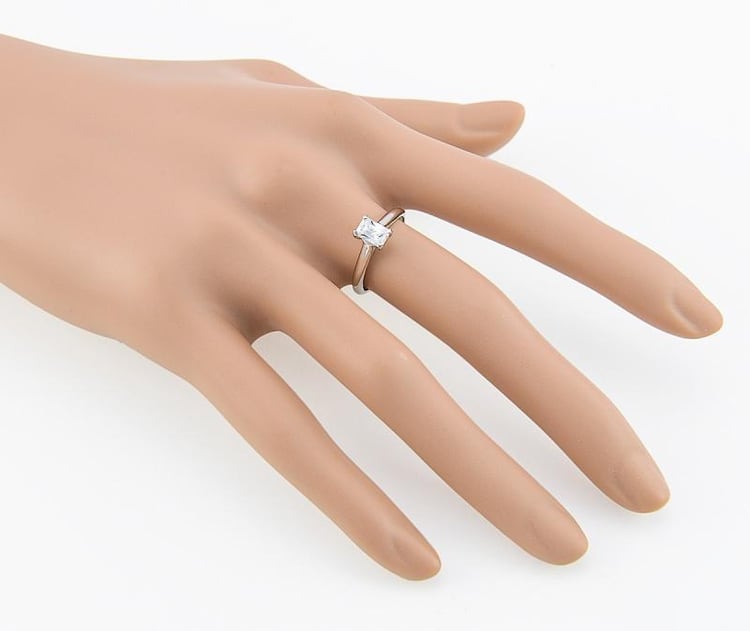 Zásnubní prsten v bílem zlate Bukka 12256