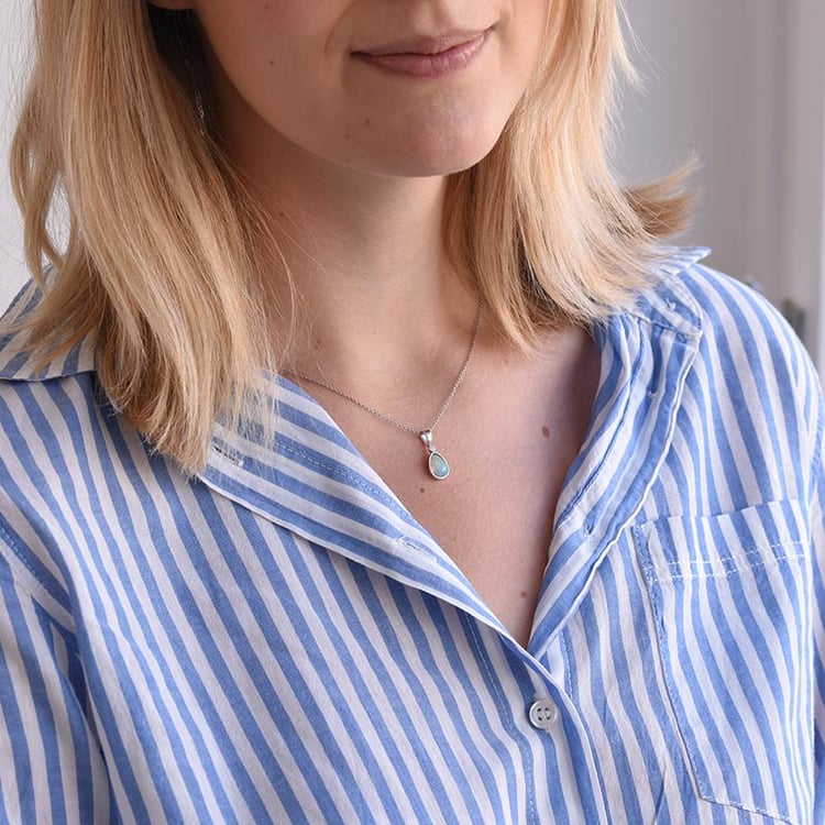 Zlatý náhrdelník s opálovou slzou a diamantem 67731