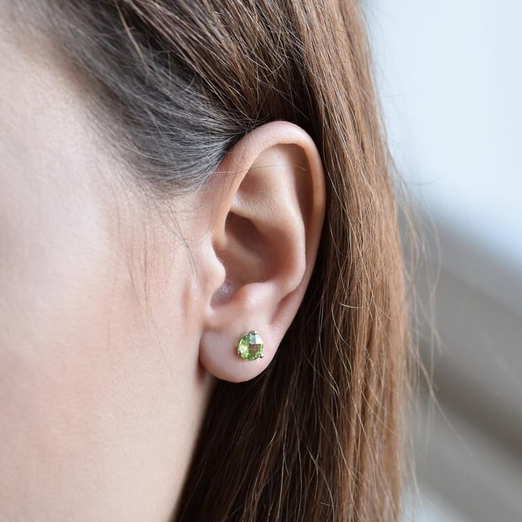 Zlaté martini náušnice s olivíny 9730