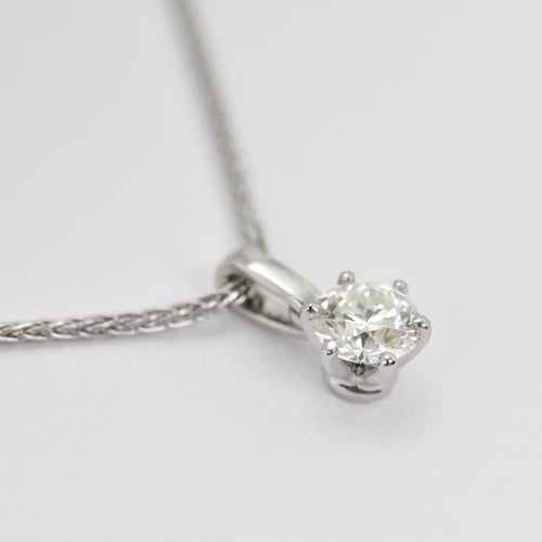 Platinový přívěsek s diamantem Bette