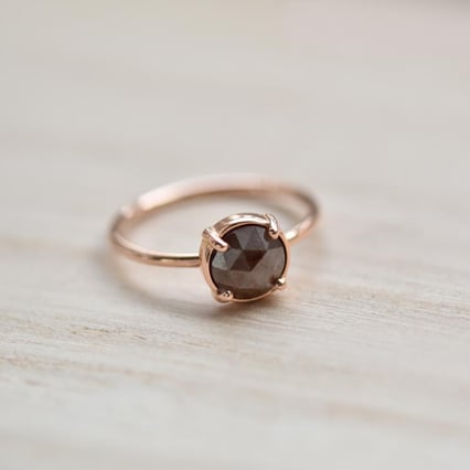 Zlatý prsten s routovým diamantem Vertius