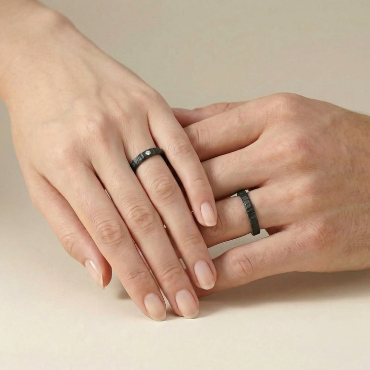 Půlkulaté karbonové snubní prsteny s diamantem Lisa 166683