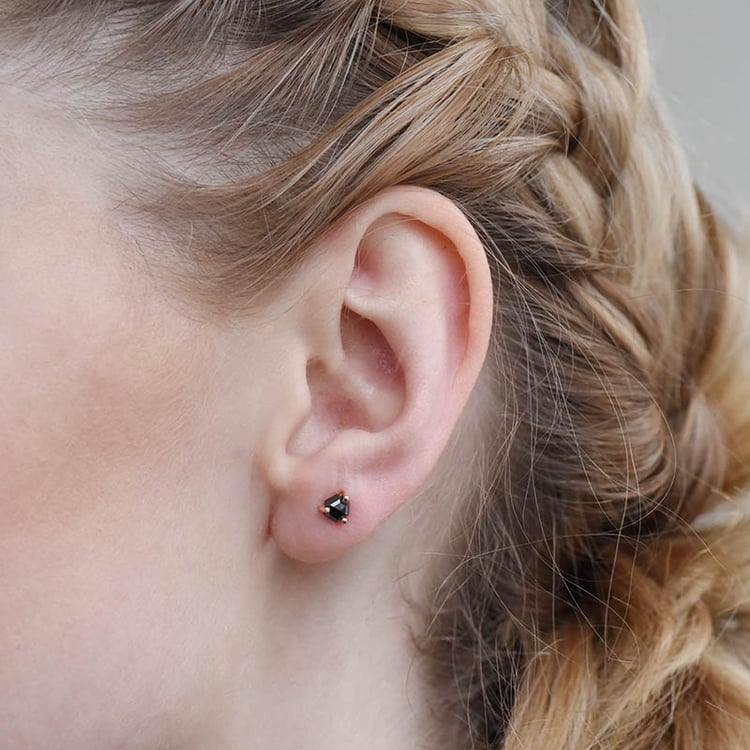 Zlaté náušnice s černými diamanty 91310