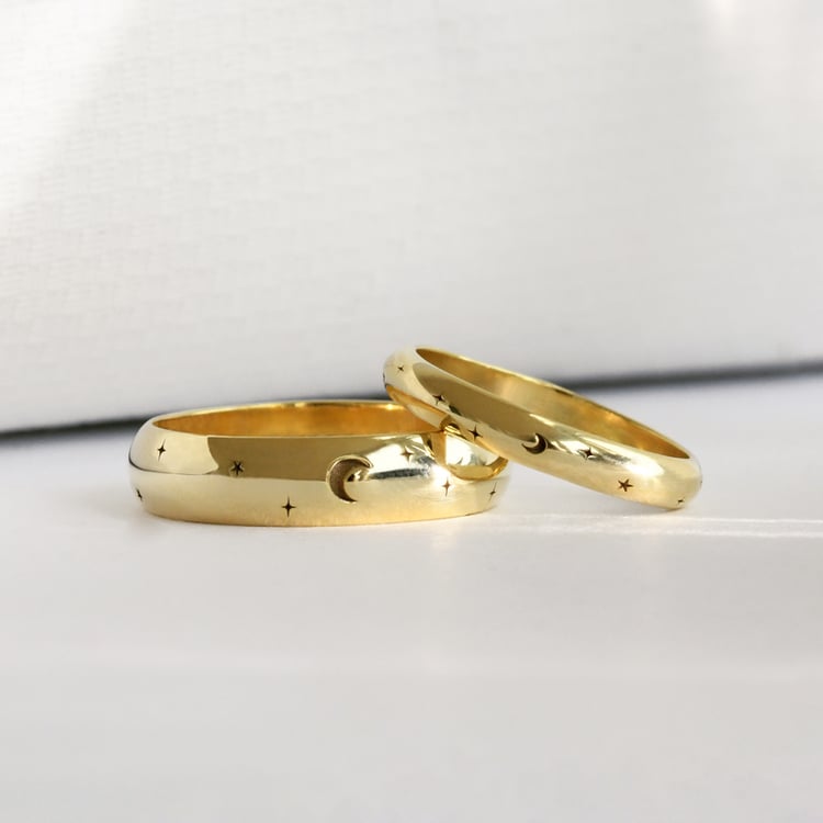 Snubní prsteny s gravírem hvězd a měsíce Furilla 118164