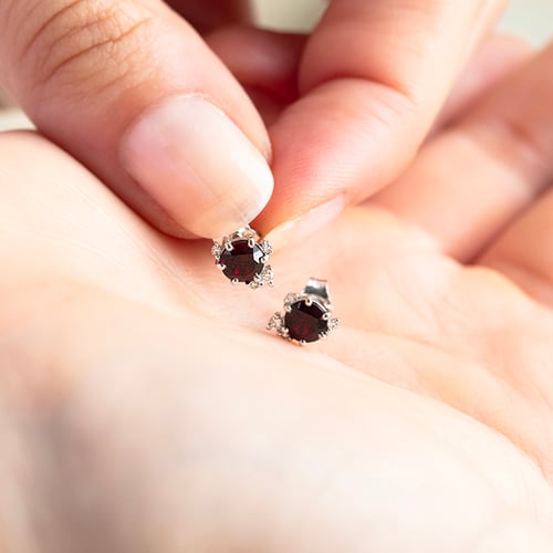 Cluster náušnice s českými granáty a diamanty Alary