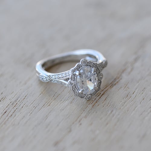 Zásnubní diamantový prsten ve vintage stylu Ofelia