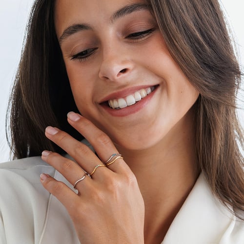 Stříbrný prsten se třemi modrými diamanty Cason