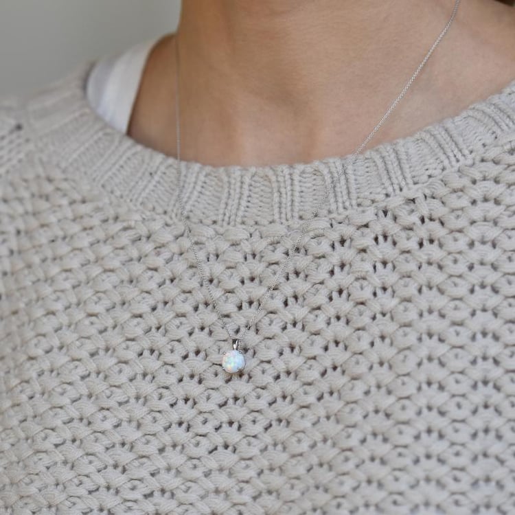 Náhrdleník s opálem 27085