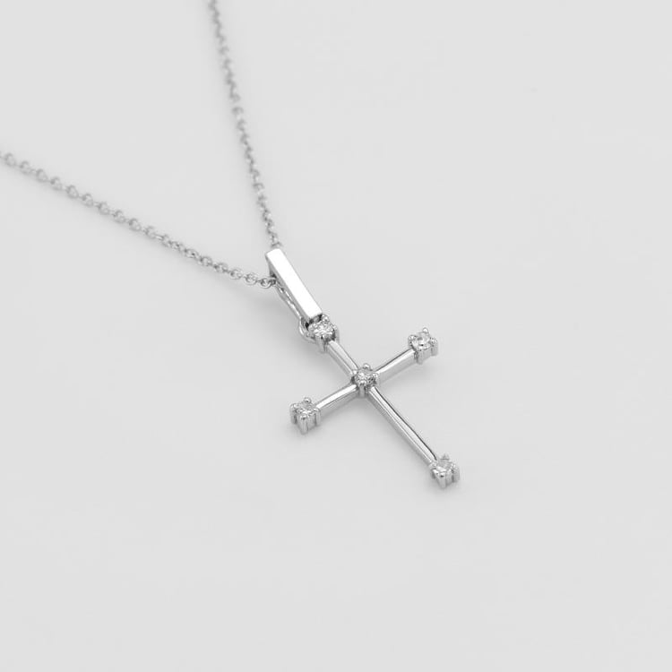 Křížek s bílými safíry 50023