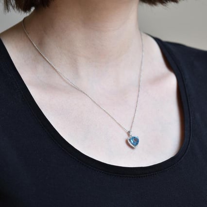 Srdcový přívěsek s topazem a diamanty Eliya