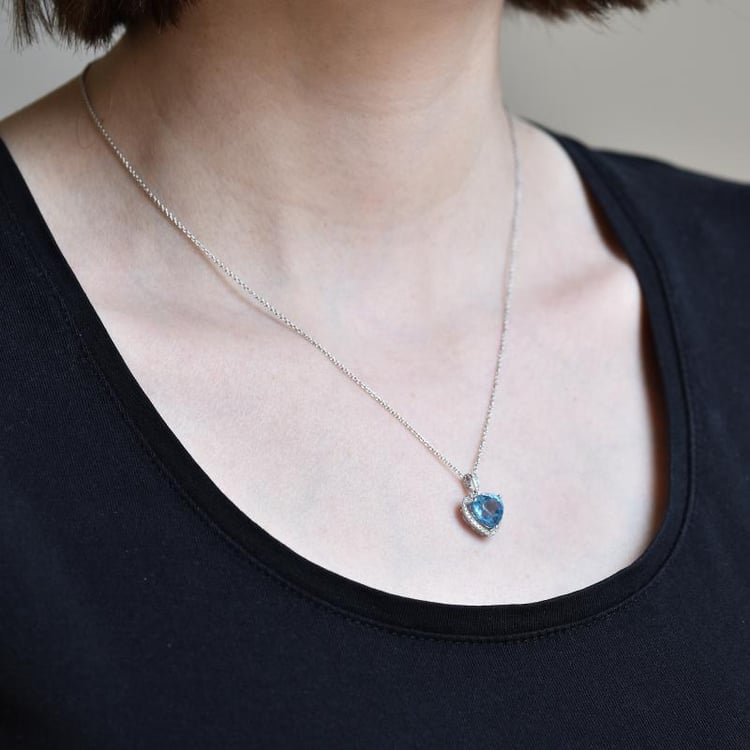 Náhrdelník s topazem 13808