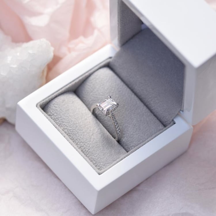 Zlatý zásnubní prsten 66265