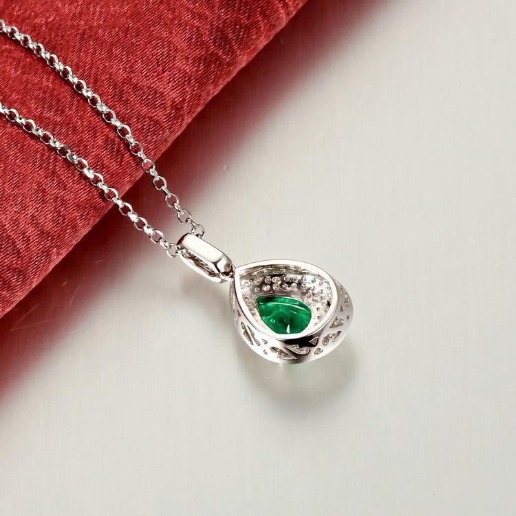 Náhrdelník z bílého zlata se msaragdovou kapkou 5235