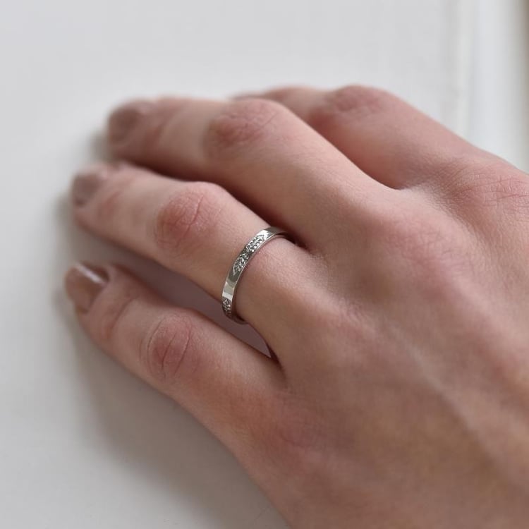 Snubní prsten z platiny 69078