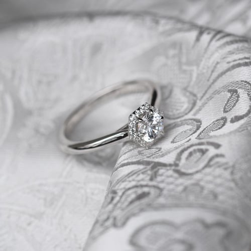 Halo prsten s lab-grown diamanty Nalani
